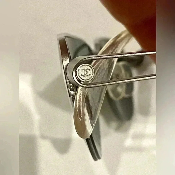 💥Authentic Chanel Sunglasses 🕶️. Vintage.  Condition is vintage 💥 - Picture 6 of 11